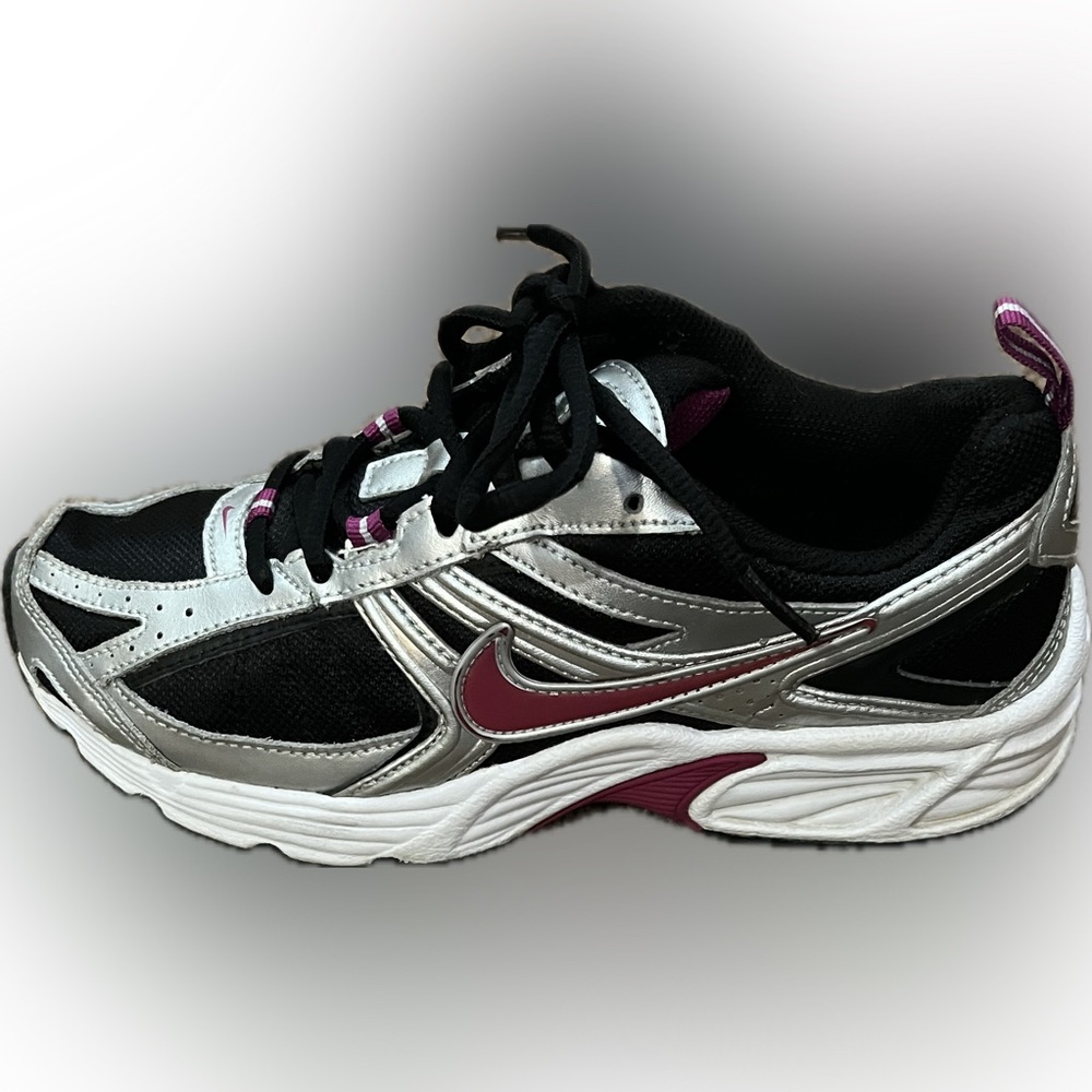 Nike Women’s Running Shoes – Size 8 Black/Silver/Pink (No Insoles)